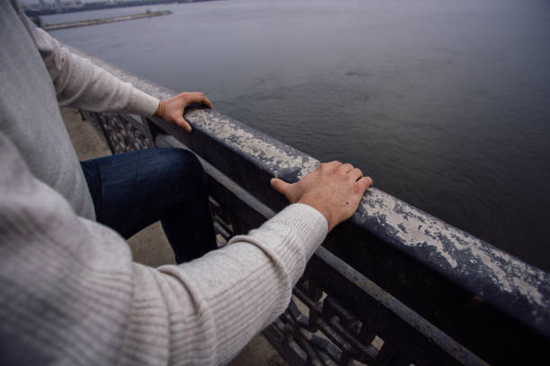 ସେତୁ ଉପରୁ ମହାନଦୀକୁ ଡେଉଁଥିଲେ ଭିନ୍ନକ୍ଷମ ଯୁବତୀ