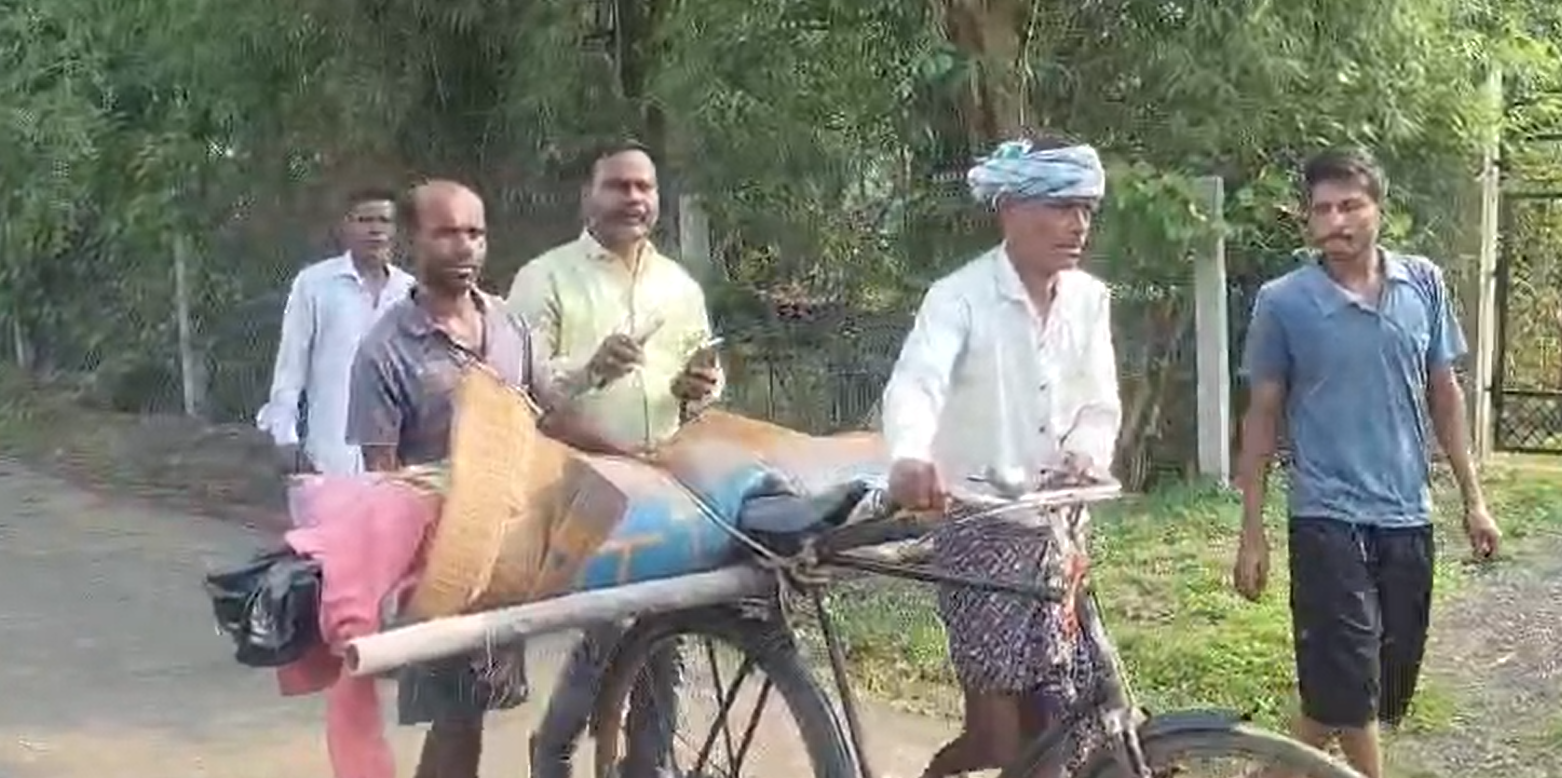 15କିମି ସାଇକେଲ ରେ ବୁହା ହେଲା ମୃତ ଦେହ