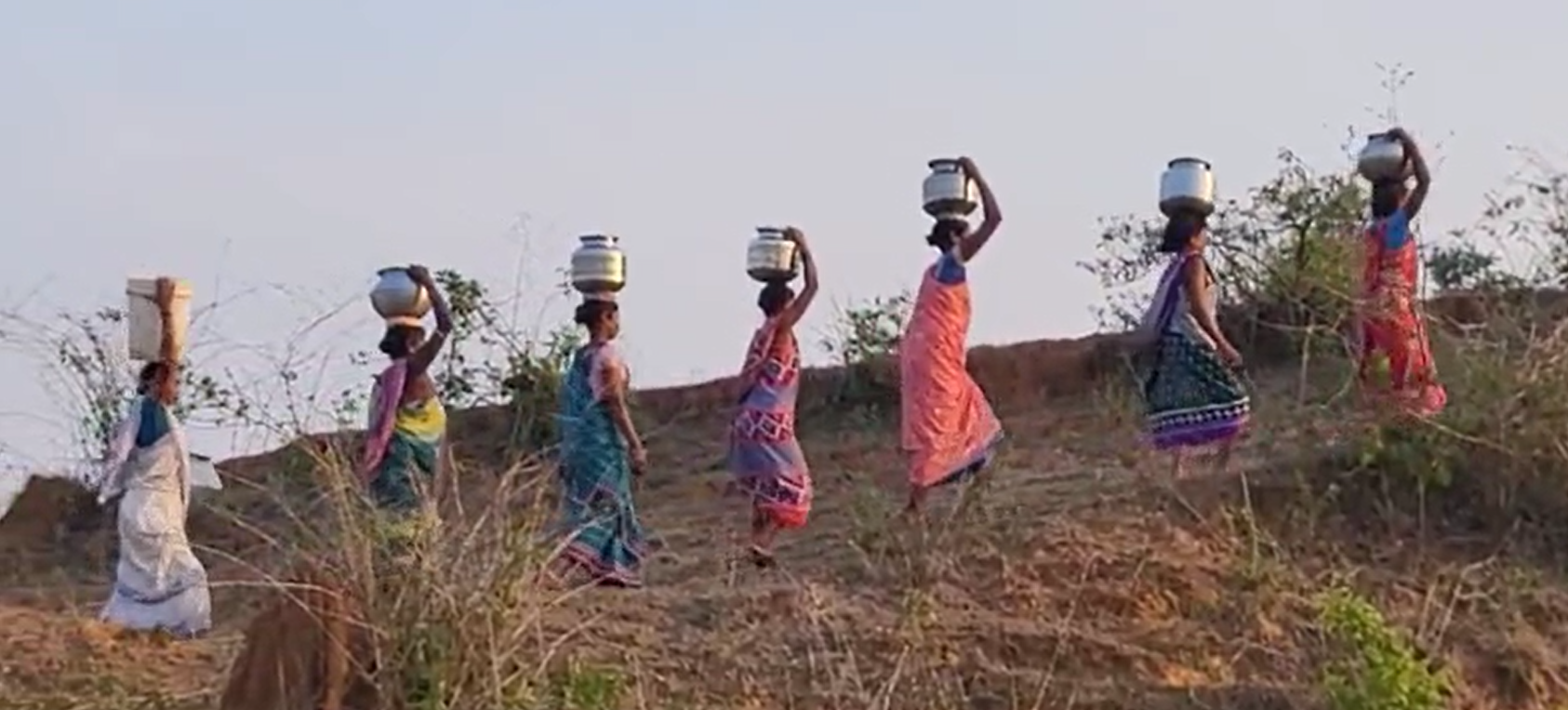 ସରକାରଙ୍କ ଅବହେଳପାଇଁ ହନ୍ତସନ୍ତ ଗ୍ରାମବାସି