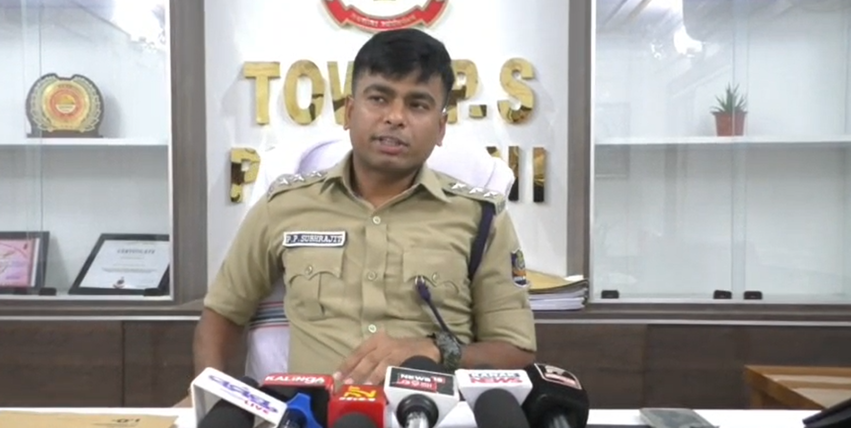 Accused Hiran Behera dies in Phulbani, family alleges police assault. Police denies claims, investigation to follow after postmortem report.