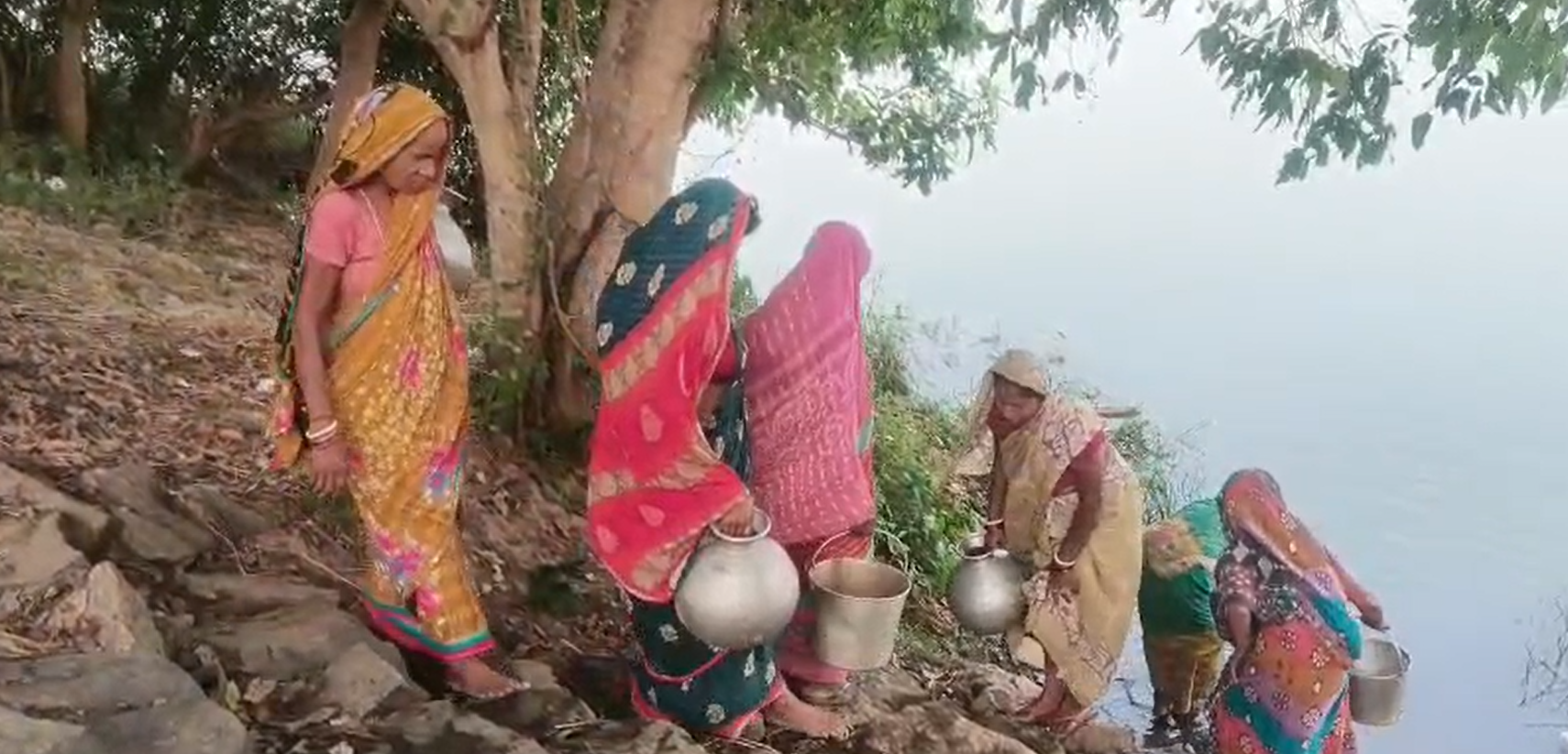 People Struggle for Drinking Water