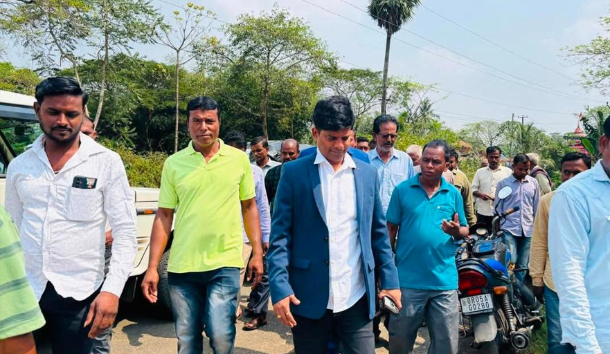 Alleged Threats Over Housing Scheme Benefits Spark Outrage in Cuttack’s Nischintakoili